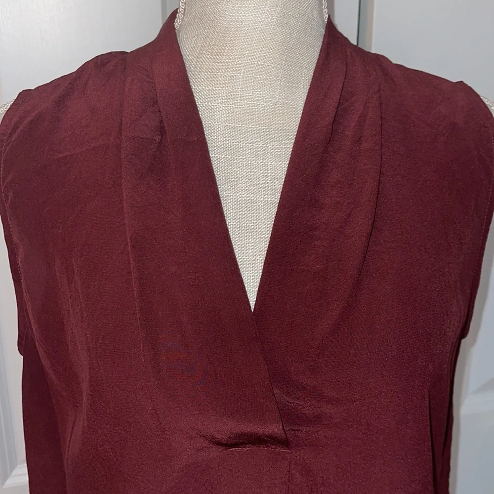 100% silk maroon mulberry sleeveless top - Picture 2 of 4
